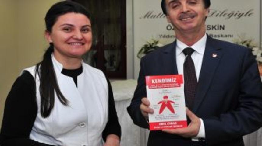 Evlenecek &Ccedil;iftlere Sertifika Verildi