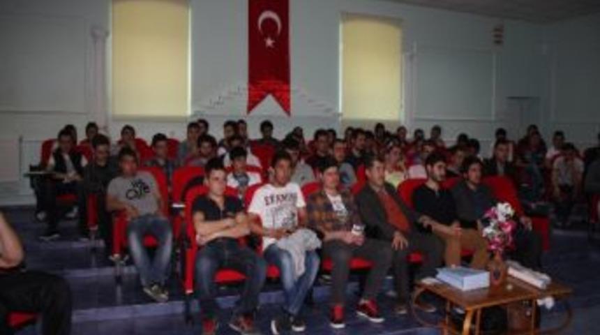 &Ouml;ğrenciler Yurtdışı Eğitimi Konusunda Bilgilendirildi