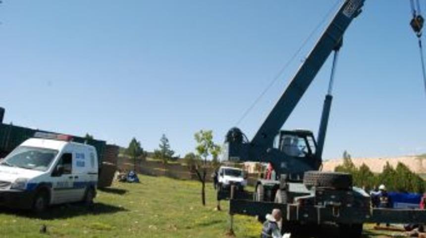 Su Kuyusundaki Cesedi &Ccedil;ıkarma &Ccedil;alışmaları Başlatıldı