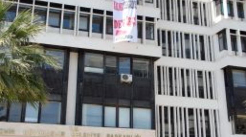 Sosyalist Demokrasi Partisi, İzmir B&uuml;y&uuml;kşehir Belediyesi'ni Bastı