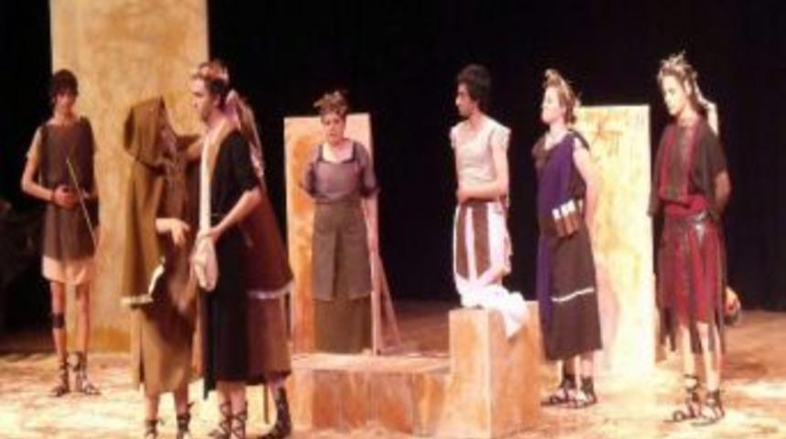 Gaziantep &Uuml;niversitesi 5. Tiyatro Festivali Başladı