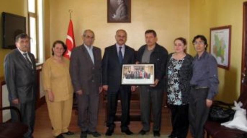 Şair Ve Yazarlardan Teşekk&uuml;r Ziyareti