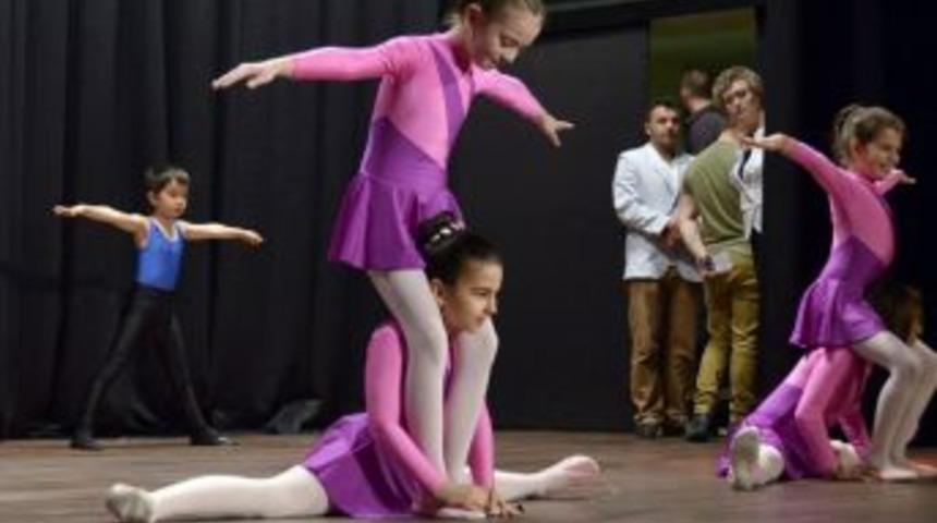 &lsquo;bilina&rsquo; &Ccedil;ocuk Folklor Grubu Eskişehir&rsquo;de