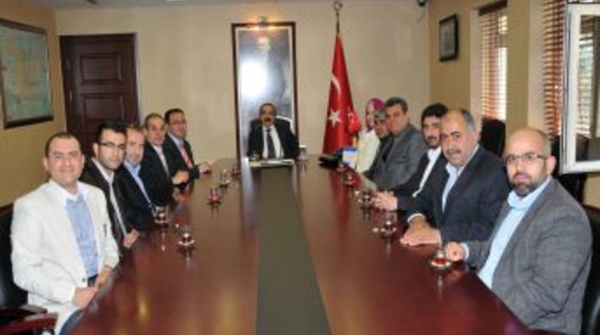 İmam Hatip Mezunları Vali Coş'u Ziyaret Etti