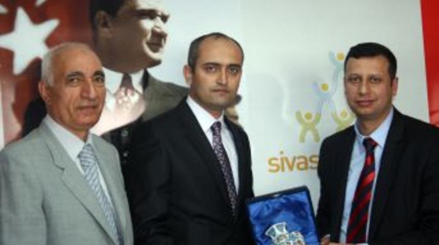 Gemerek Kaymakamı &Ouml;zbey İstanbul&lsquo;da &Ccedil;eşitli Temaslarda Bulundu