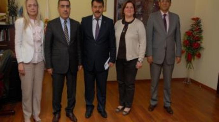 &Ccedil;elikcan'dan "sosyolog" A&ccedil;ıklaması