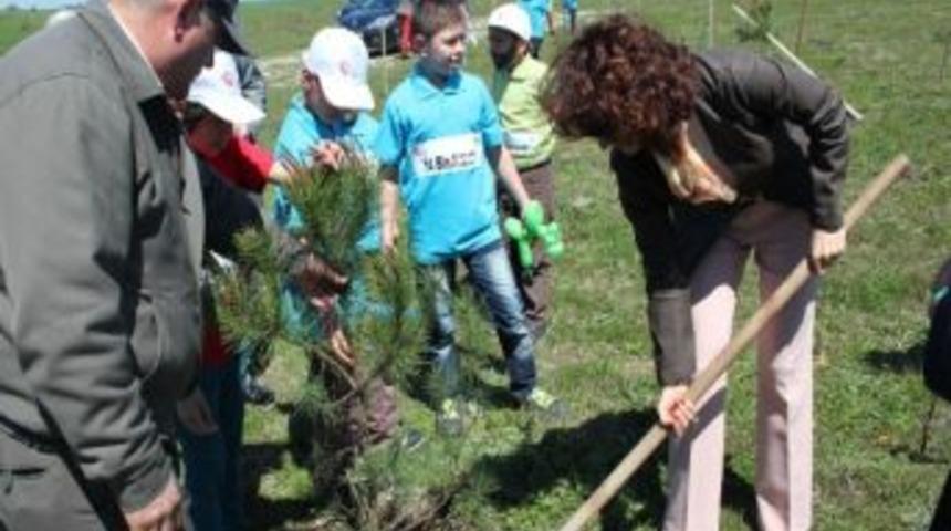 14 Bin &Ccedil;ocuk 14 Bin Fidan Projesi
