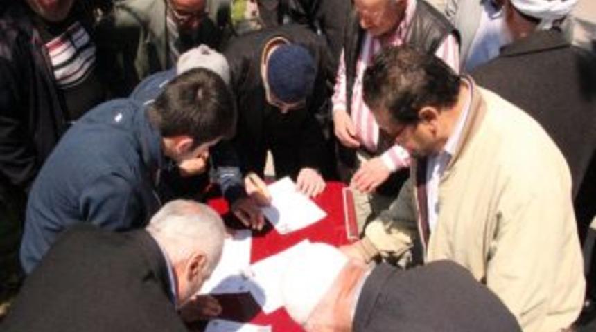 Ayasofya Yeniden Cami Olsun Diye İmza Attılar