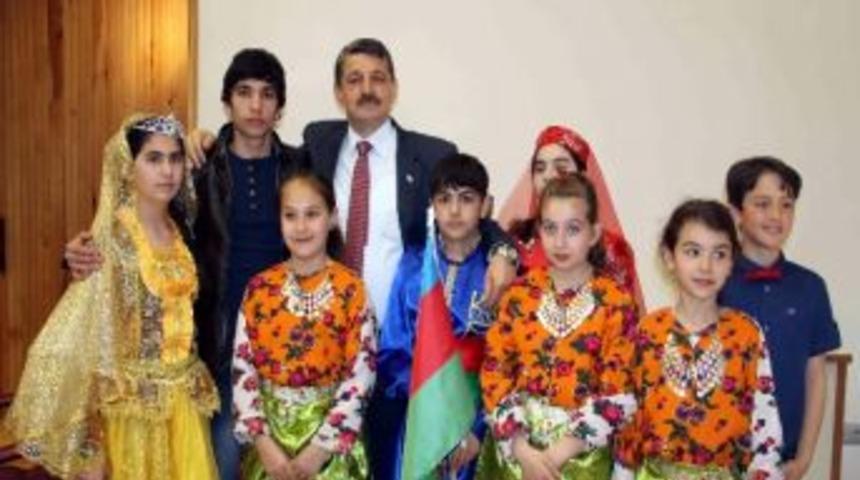 Azerbaycanlı &Ccedil;ocuklardan Başkan Akın&rsquo;a Ziyaret