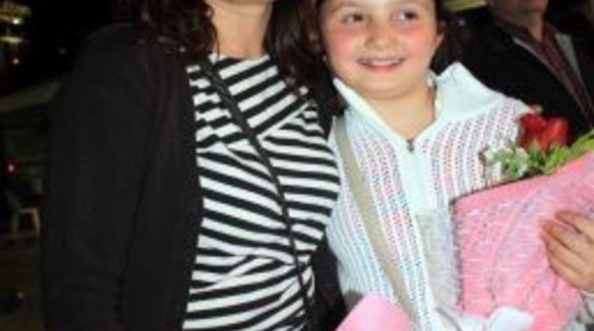 Erdoğan'ın Koltuğunda Ağladı, 'Hoş Geldin Başbakan' Sloganlarıyla Karşılandı