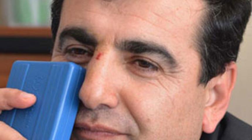 Şube m&uuml;d&uuml;r&uuml;n&uuml; yumrukladı