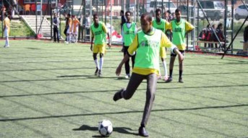 Türk Okulun Futbol Takımının Tamamı Somalili Gençlerden Oluşuyor