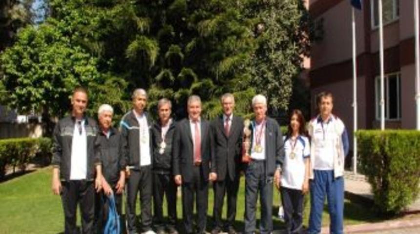 T&uuml;rkiye Şampiyonu Badmintonculardan Hadi'ye Ziyaret