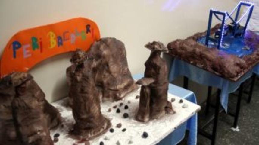 Kars Cumhuriyet Lisesi &Ouml;ğrencisi Bin Mum İle T&uuml;rkiye Haritasını Yaptı