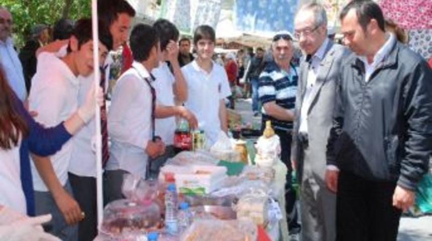 Kırk Yıllık Pazarcılara Taş Çıkardılar