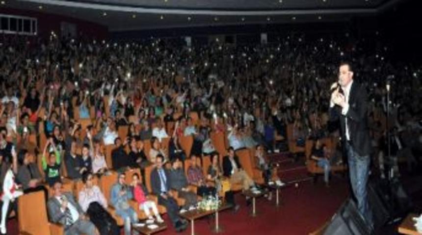 Bedirhan G&ouml;k&ccedil;e İle Şiir Tadında Bir Akşam