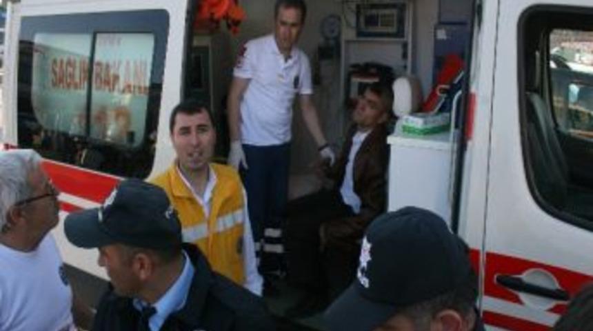 Otomobille Motosiklet &Ccedil;arpıştı: 1 Yaralı