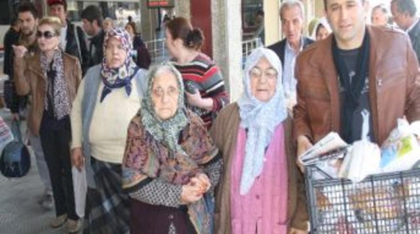 Selami Vardar Yaşlılar K&ouml;şk&uuml; Sakinlerine Konya Gezisi