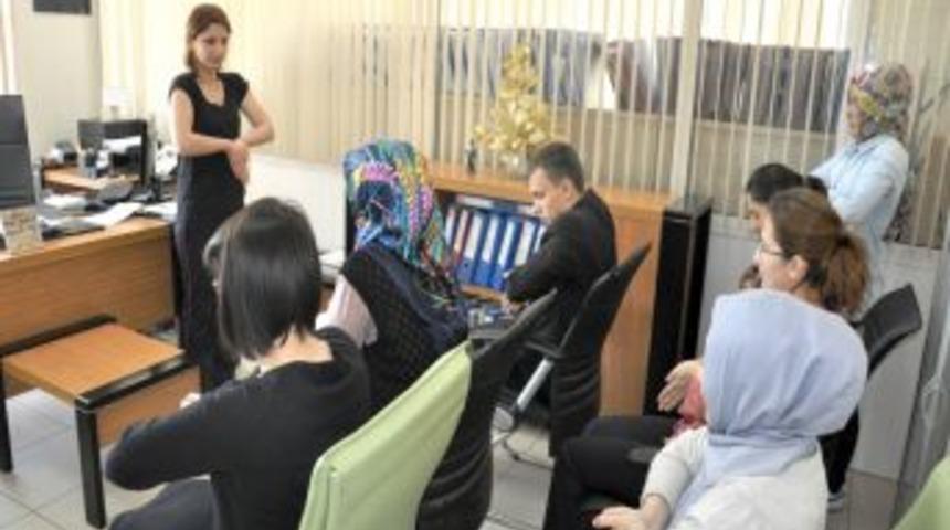 Kamu &Ccedil;alışanları &lsquo;İşyeri Egzersizleri&rsquo; Ile Sağlıklarını Koruyacak