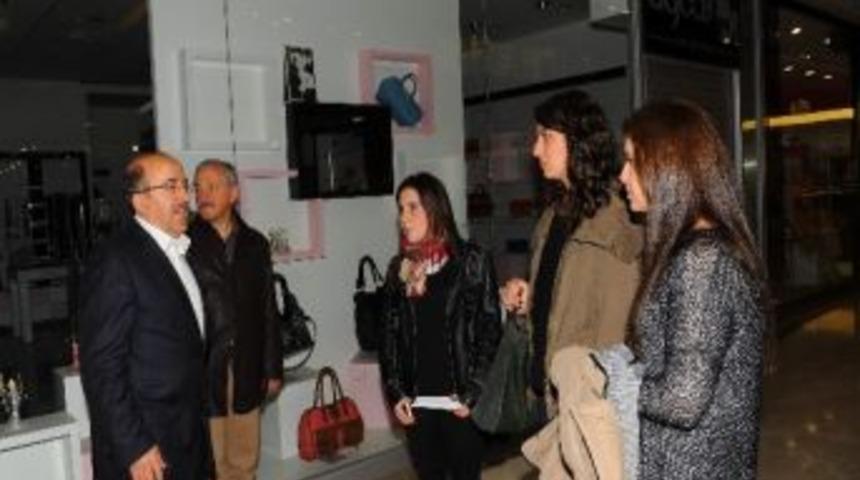 G&uuml;mr&uuml;k&ccedil;&uuml;oğlu Esnaf Ve Vatandaş Ziyaretleri İle Kamuoyu Araştırması Yapıyor