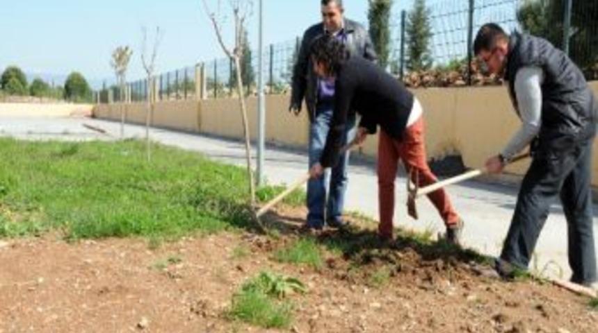 Engelli Bireylerin Bah&ccedil;ıvanlık Kursu Başladı