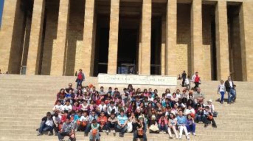 D&uuml;zce Namık Kemal Ortaokulu &Ouml;ğrencileri Ankara'daydı