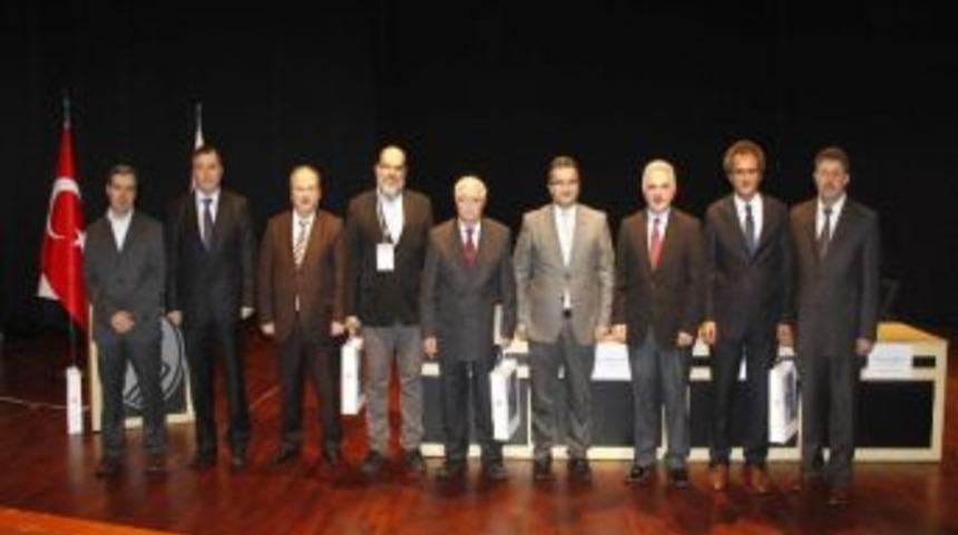 Sa&uuml;&rsquo;de Kriz Ve Kritiği