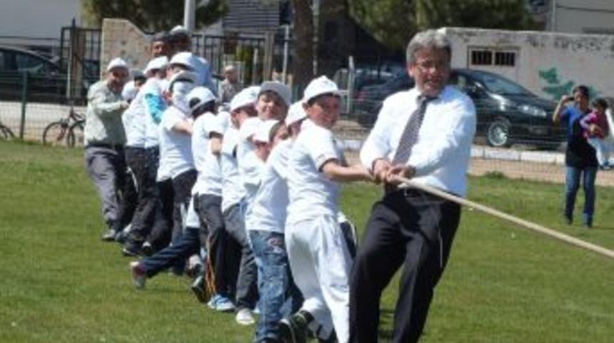 Acıpayam Belediyesi &Ccedil;ocuk Şenliği D&uuml;zenledi