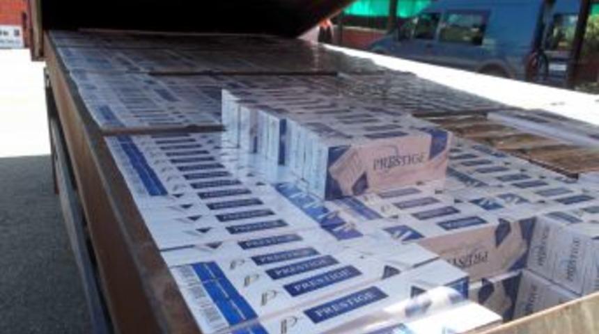 Esrar Kalıntılarına Tepki Verdi 24 Bin 500 Paket Ka&ccedil;ak Sigarayı Ortaya &Ccedil;ıkardı