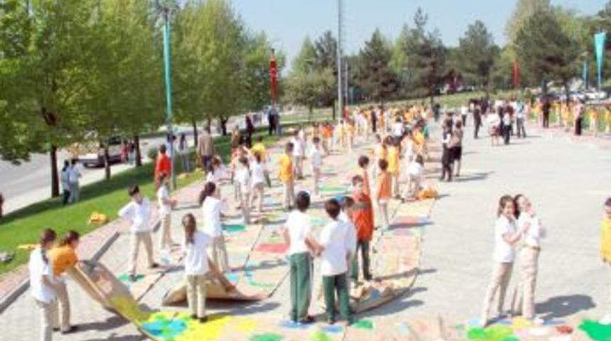 D&uuml;nyanın En Uzun Ekolojik Resmi D&uuml;nya &Ccedil;ocuk Rekorlarına Girdi