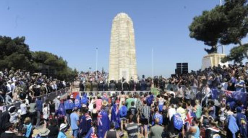 Avustralya Ve Yeni Zelanda Anıtlarında Anma T&ouml;ren D&uuml;zenlendi
