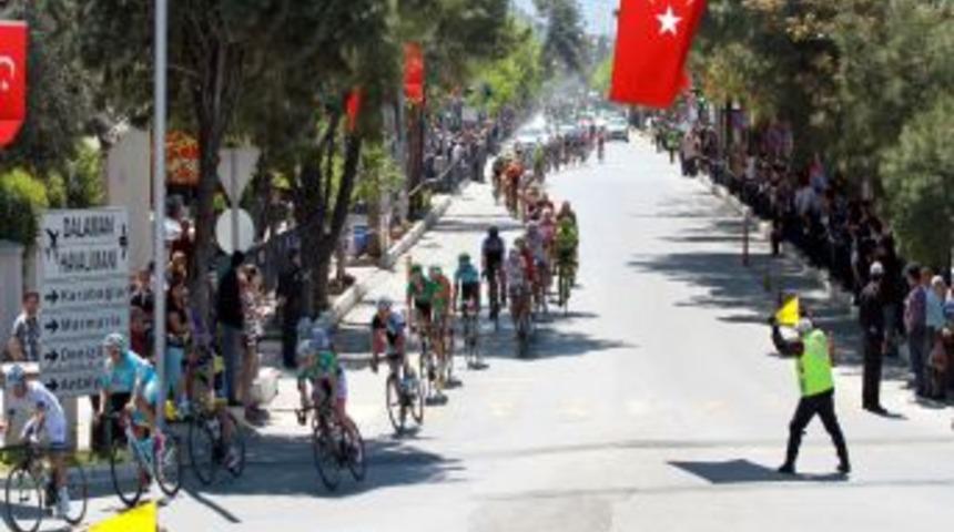 49. Cumhurbaşkanlığı T&uuml;rkiye Bisiklet Turu Marmaris-Turgutreis Etabı Başladı