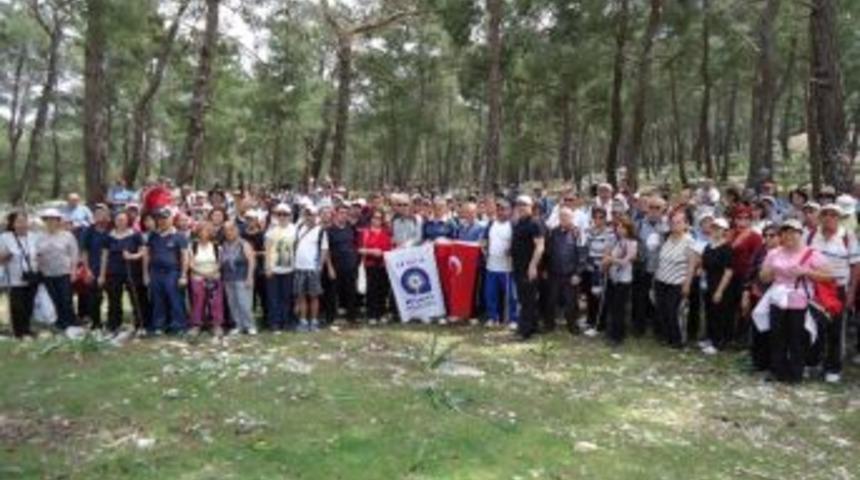 Doğaseverler Dokuz Kilometre Y&uuml;r&uuml;d&uuml;