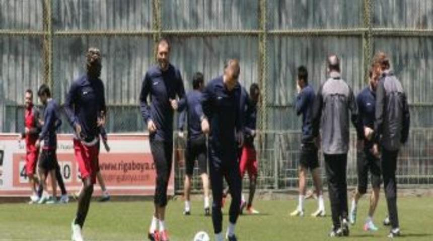 Gaziantepspor, Galatasaray Ma&ccedil;ına Kilitlendi