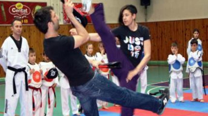 Milli Sporcu Nur Tatar, Tekvandocularla Buluştu
