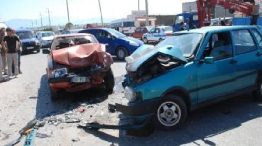 Didim&rsquo;de Trafik Kazası; 2 Yaralı