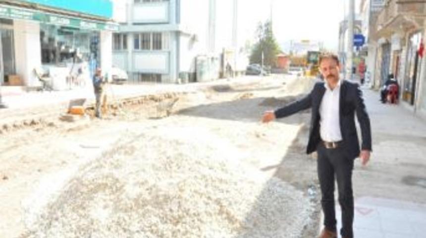 Yerk&ouml;y'de Yol &Ccedil;alışması Esnafı Sıkıntıya Soktu