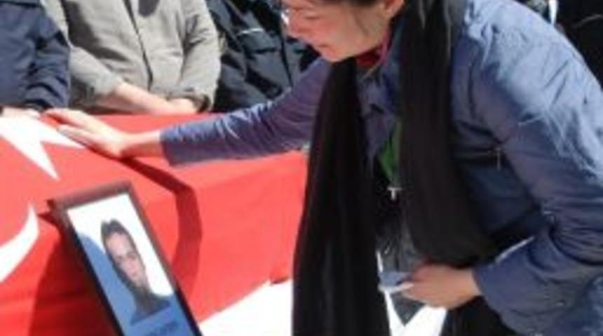 Kazada &Ouml;len Polise Polis Eşten Son Veda