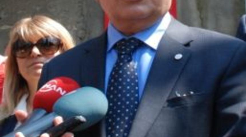 T&uuml;rk Kızılayı'nın Kurucusu Marko Paşa Mezarı Başında Anıldı