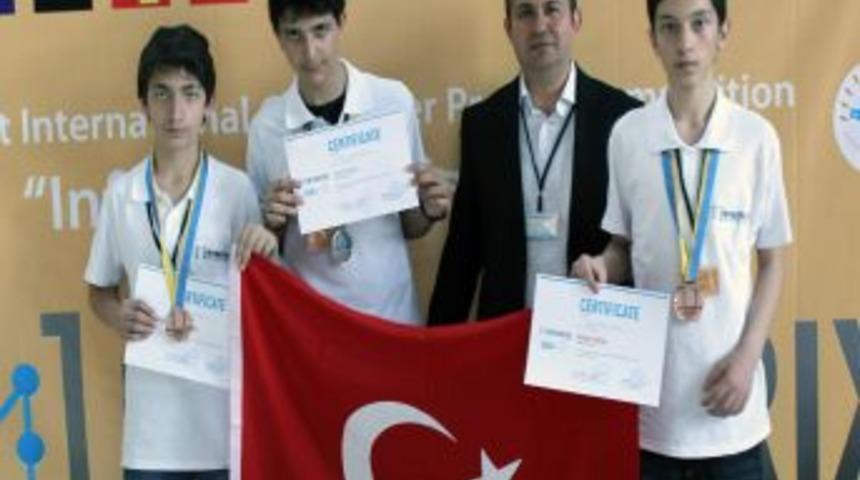 Samanyolu Koleji Olimpiyatlardan Derece Ile D&ouml;nd&uuml;