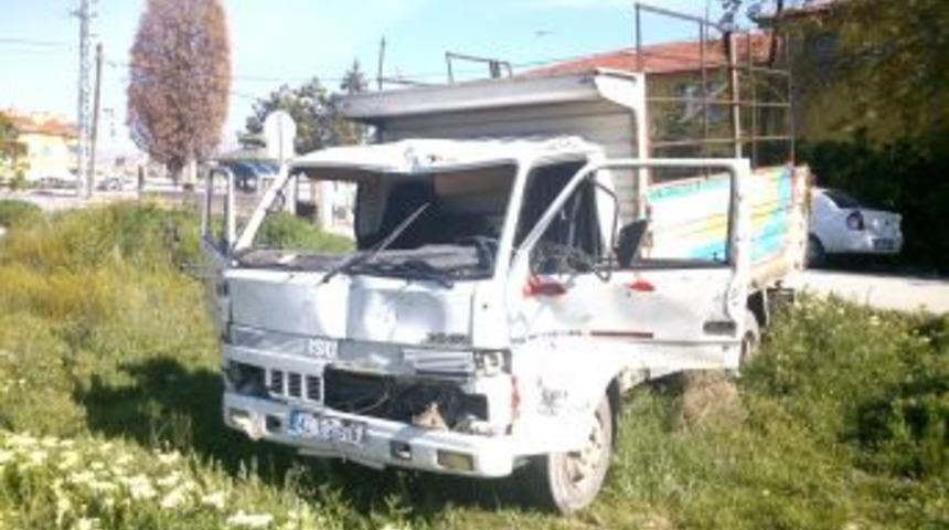 İş &Uuml;st&uuml;nde Yakalanan Trafo Hırsızı &Ouml;nce &Ccedil;ırıl&ccedil;ıplak Soyuldu Sonra Dayak Yedi