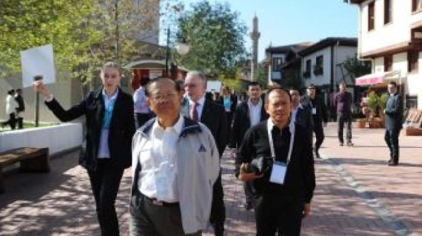 9 &Uuml;lkenin Anayasa Mahkemesi Başkanları Hamam&ouml;n&uuml;&rsquo;nde