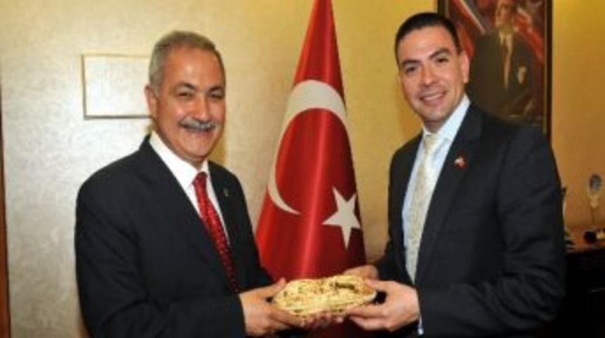 Abd Konsolosu Espinoza'dan Başkan Kara&rsquo;ya Ziyaret