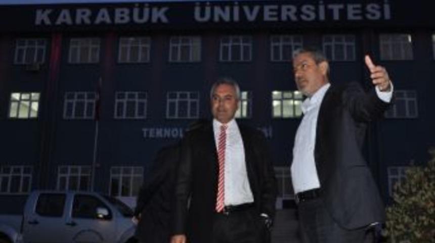 Gazeteci Yazar Abbas G&uuml;&ccedil;l&uuml; Rekt&ouml;r Uysal&rsquo;ı Ziyaret Etti