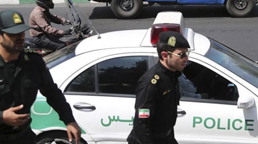 İran polisinden 'uygunsuz' fotoğraf operasyonu: Çok sayıda gözaltı var