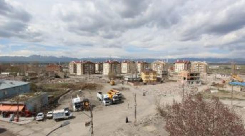 Aziziye&rsquo;de Kentsel D&ouml;n&uuml;ş&uuml;m &Ccedil;alışmaları T&uuml;m Hızıyla S&uuml;r&uuml;yor