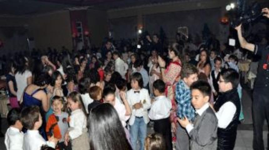 Odt&uuml; Koleji Bayram Coşkusunu &Ccedil;ocuk Balosu İle Ta&ccedil;landırdı