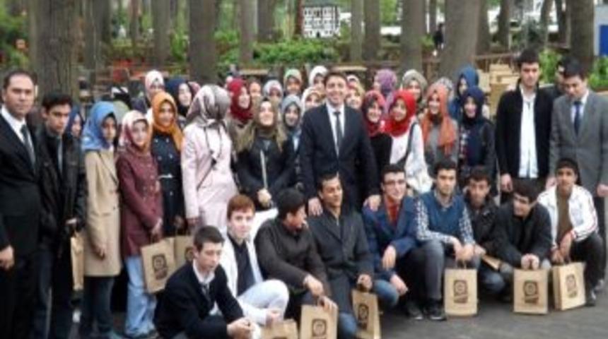 İmam Hatip&rsquo;liler Hizmetleri Yerinde G&ouml;rd&uuml;