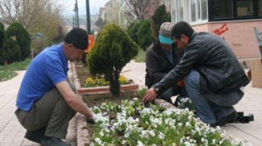 Boz&uuml;y&uuml;k'te Kanal Boyu Rengarenk