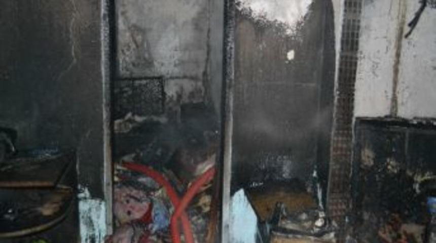 &Ccedil;erkezk&ouml;y'de Korkutan Yangın